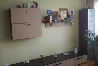 Apartament cu 2 camere decomandat în Titan