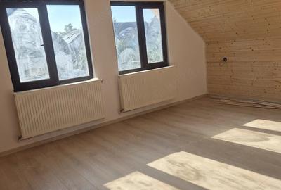 Casă cu Teren 200 Mp în Lumina