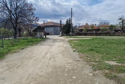 Teren de 464 mp, în Central - 6