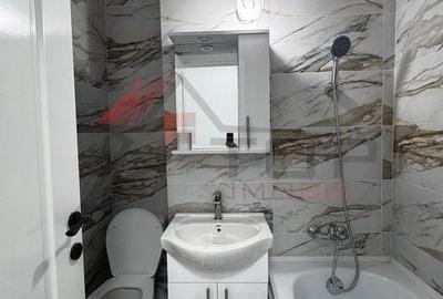 Apartament cu 3 camere semidecomandat în Tătărași