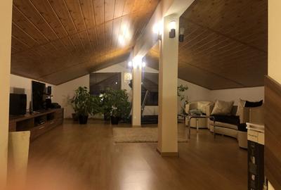 Casă cu 4 camere în Central