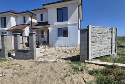 Duplex cu 4 camere cu Teren 300 Mp în Moșnița Nouă