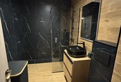 Apartament cu 3 camere decomandat în Drumul Sării