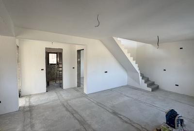 Casă cu 4 camere în Câmpineanca
