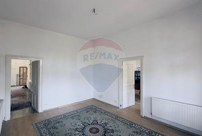 Casă individuală cu 6 camere cu Teren 3300 Mp în Central - 10