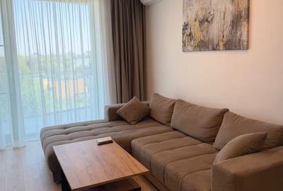 Apartament cu 3 camere semidecomandat, mobilat în Sisești