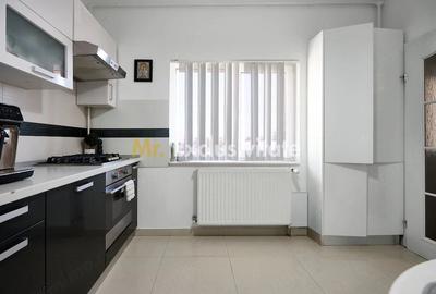 Apartament cu 4 camere decomandat în Eremia