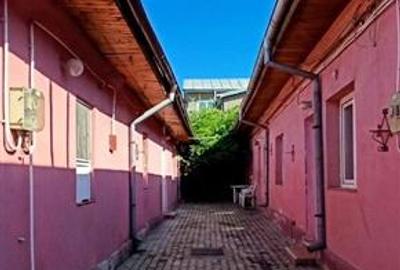 Casă individuală cu 8 camere cu Teren 232 Mp în Rahova - 1