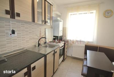 Apartament cu 2 camere decomandat în Tractorul