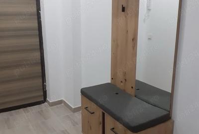 Garsonieră decomandată în Apărătorii Patriei