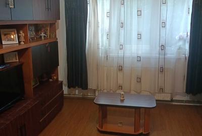 Apartament cu 2 camere nedecomandat în Micro 4 - 1