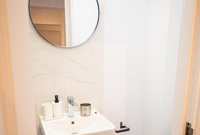 Apartament cu 3 camere semidecomandat, mobilat în 13 Septembrie - 8