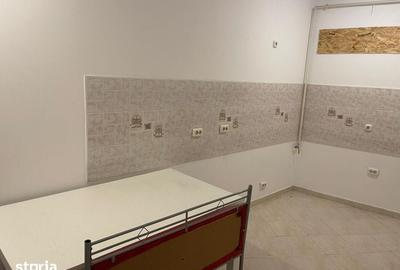 Apartament cu 4 camere decomandat în Eminescu
