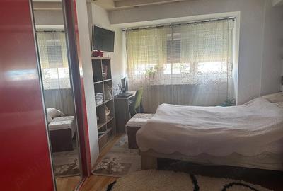 Apartament cu 4 camere decomandat în Central - 1
