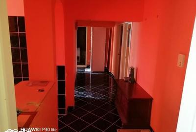 Apartament cu 3 camere în Rahova