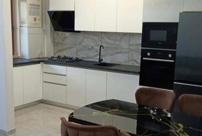 Apartament cu 3 camere decomandat, mobilat în Independenței