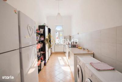 Apartament cu 13 camere în Ciupercenii Noi
