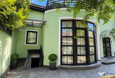 Casă cu 4 camere cu Teren 200 Mp în Central