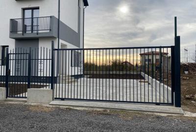 Casă cu 4 camere în Titan
