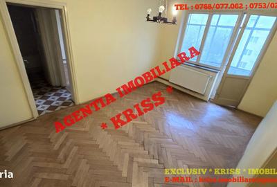 Apartament cu 3 camere semidecomandat în Craiovei