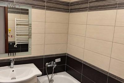 Apartament cu 2 camere decomandat în Titan