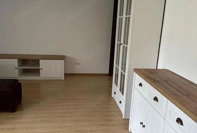 Apartament cu 3 camere semidecomandat în 1 Decembrie 1918