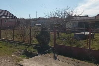 Casă cu 3 camere cu Teren 994 Mp în Central - 2