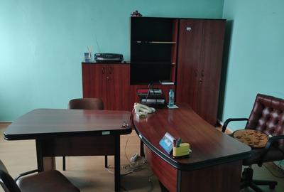 Birou, de 300 mp, în Gruia - 8