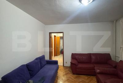 Apartament cu 3 camere semidecomandat, mobilat în Alexandru Obregia