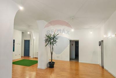 Casă cu 5 camere cu Teren 300 Mp în Central - 14