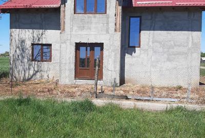 Casă cu Teren 3400 Mp în Ivanda - 2