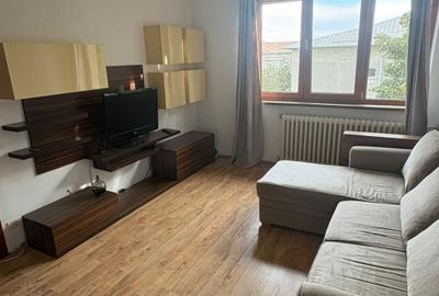 Apartament cu 2 camere decomandat, mobilat în Rovine