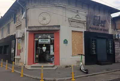 Casă cu 11 camere cu Canalizare în P-ța Victoriei