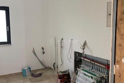 Casă cu 4 camere cu Teren 8000 Mp în Câmpuri - 14