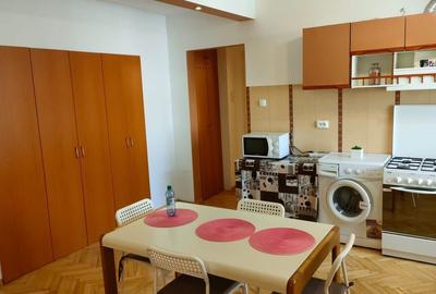 Chirie, 2 camere, mobilat, utilat, Transilvaniei. 300 E. Comision 0 - 10