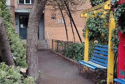 Particular vind apartament 2 camere decomandat bd .alexandru obregia - 2