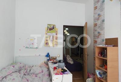 Apartament la curte 3 camere 59 mp pivnita gradina 60 mp Cisnadie - 11