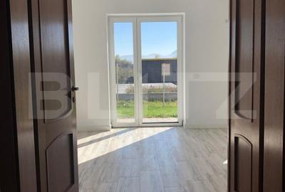 Casa individuala de vanzare in Sanpetru - 3 dormitoare, curte 500mp Casa individuala de vanzare in Sanpetru - 3 dormitoare, curte 500mp - 5