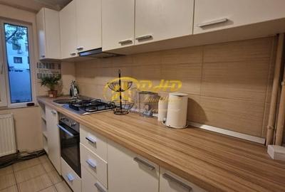 Ap. 2 camere, mobilat și utilat, parcare, centrală, AC - 16