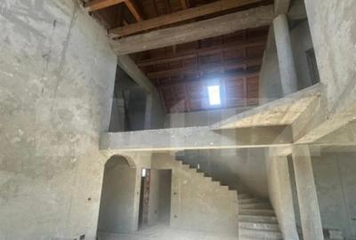 Casă cu 7 camere cu Teren 2600 Mp în Rădăuți