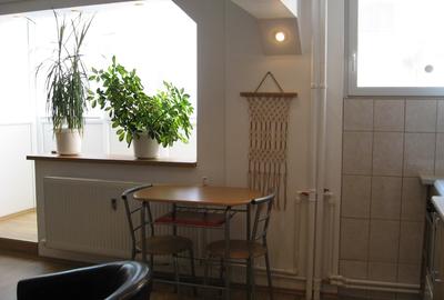 Balta Alba, Salajan, Piata Titan, la statuie - 7