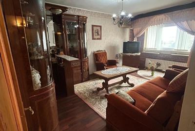 Apartament cu 3 camere decomandat, mobilat în Gara