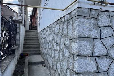 Casă cu 4 camere în Central - 1