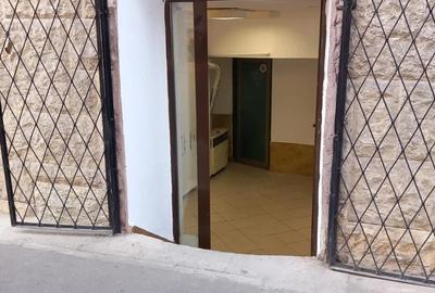 Spațiu comercial, de 25 mp, în Central