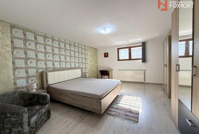 Apartament cu 3 camere decomandat, mobilat în Central