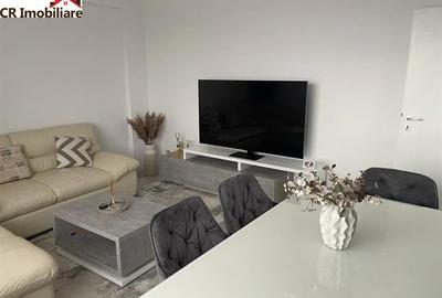 Apartament cu 3 camere decomandat, mobilat în Păcii