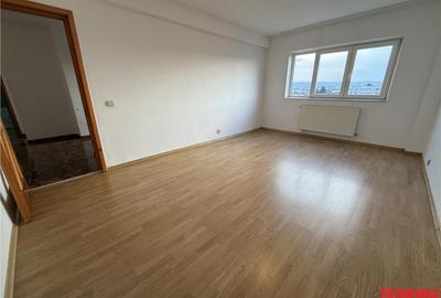 Apartament cu 2 camere decomandat în Central - 4