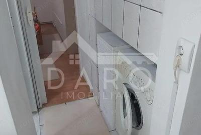 Apartament cu 3 camere decomandat în Rovinari - 2