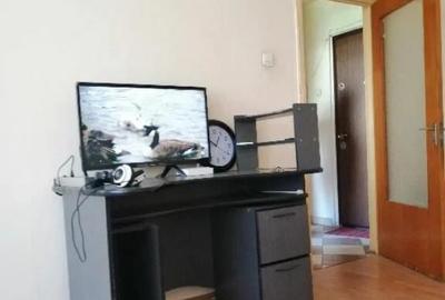 Apartament cu 2 camere decomandat în Medicină