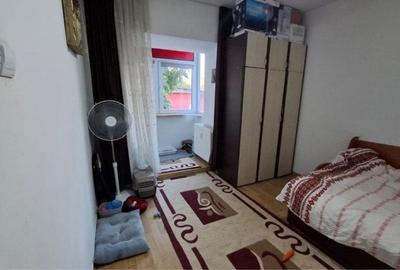 Apartament cu 2 camere decomandat în Poarta 6